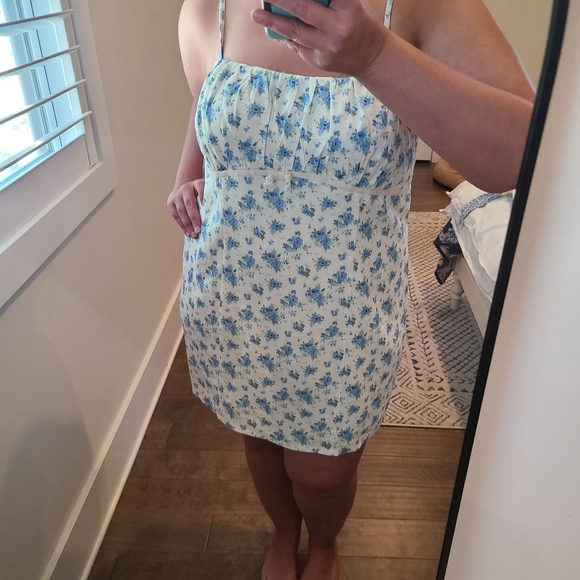 Arula Megan Blue Floral Mini Dress - Picture 1 of 9